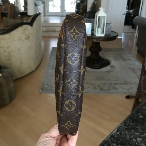 Louis Vuitton Pochette Accessories with Authentic LV Crossbody Strap - Picture 9 of 17